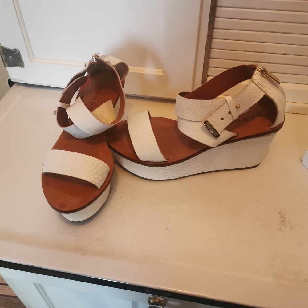 Carrano sandals